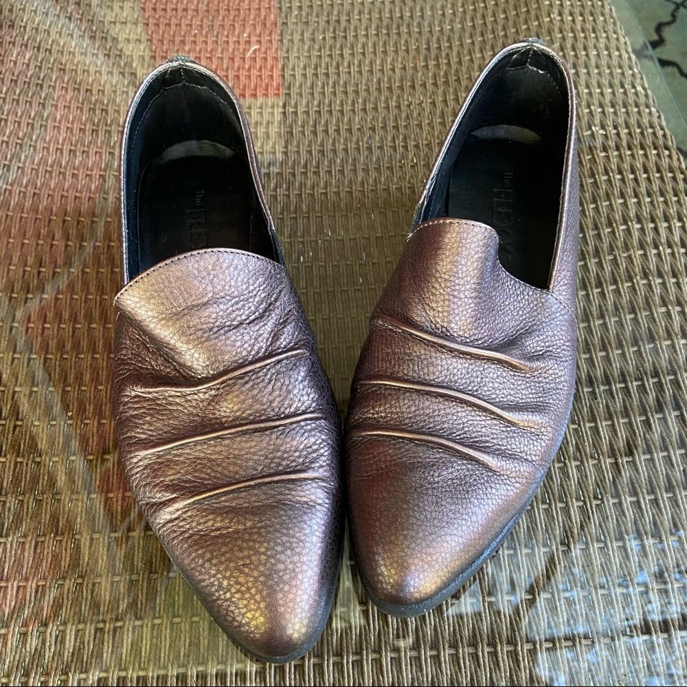 the Flexx leather pointed flats loafers - metallic bronze color